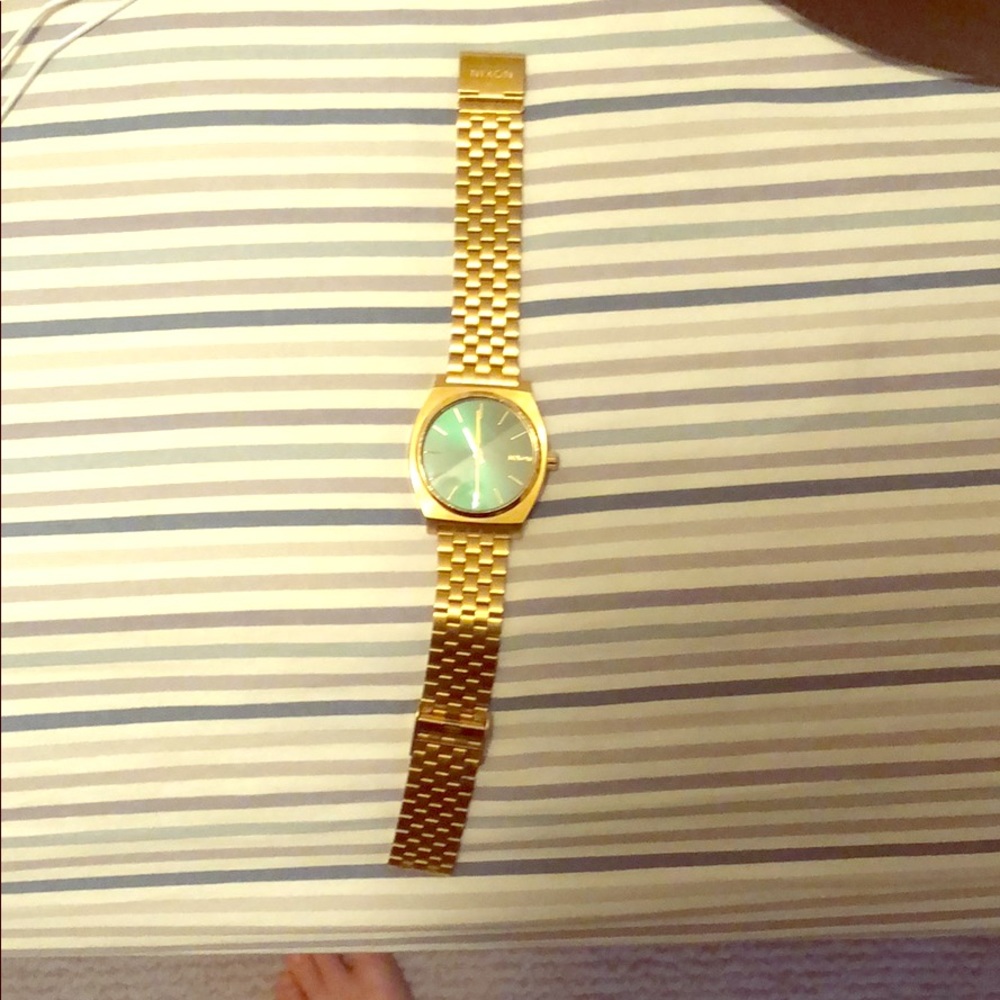 Nixon “Minimal Time Teller”